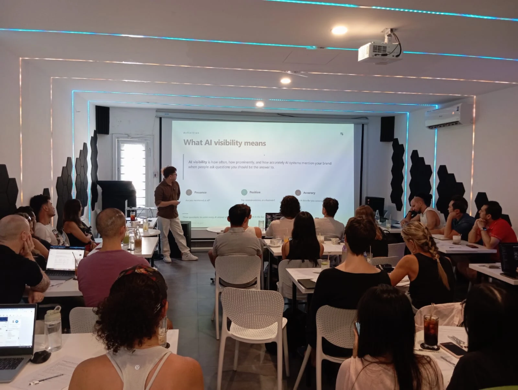 Workshop GEO/AEO · Skill-Sharing Sundays · AI Visibility · full room